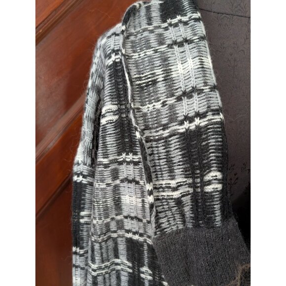 Victorias Secret Black & White Plaid Open Front Cardigan Sweater M/M - Picture 2 of 5